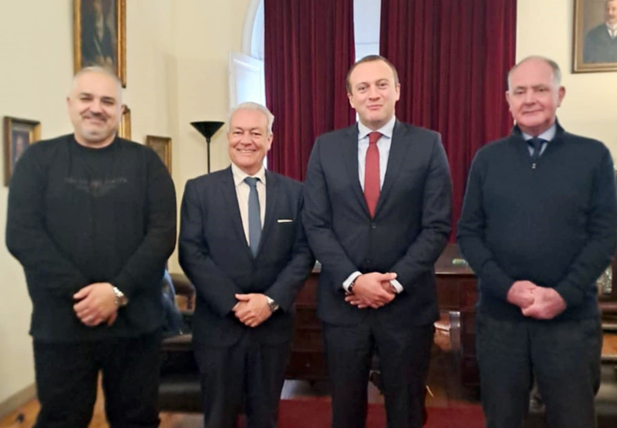 Ο Πρέσβης της Γεωργίας επισκέπτεται το Δημαρχείο Κεντρικής Κέρκυρας