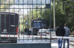 Σύλληψη ζευγαριού με δύο μαχαίρια στην είσοδο των δικαστηρίων Ευελπίδων