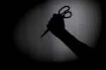 Ηλεία: Γυναίκα επιτέθηκε με ψαλίδι στον σύντροφό της – Τον τραυμάτισε στον ώμο
