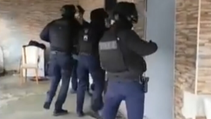 Αστυνομική επιχείρηση σε καταυλισμούς Μενιδίου και Φυλής – Αφαίρεσαν 520 μέτρα παράνομων καλωδίων