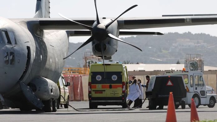 Ναυάγιο στη Χίο: Αερομεταφορά έξι παιδιών με σοβαρούς τραυματισμούς στην Αθήνα – Δείτε το βίντεο
