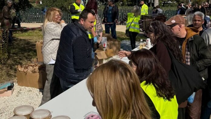 Μεγάλη συμμετοχή στον εορτασμό της Καθαράς Δευτέρας στο Παλαιό Φάληρο