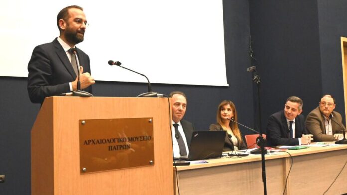 Ν. Φαρμάκης: «Από το μοντέλο που “μοιράζει” στο μοντέλο που “δημιουργεί”»