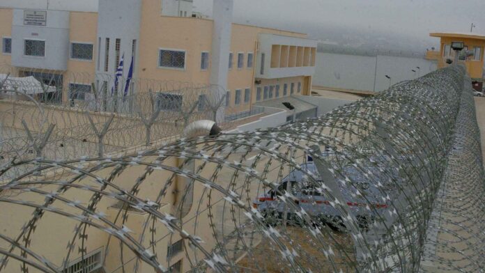 Προθεσμία για απολογία έλαβε ο Βούλγαρος κατάδικος για το αιματηρό συμβάν στις φυλακές Δομοκού