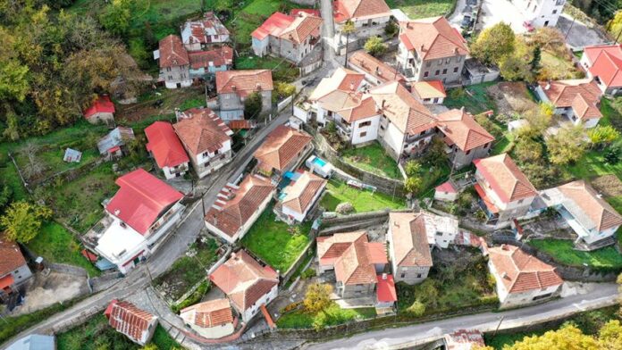 Δ. Καρπενησίου: 320.000 ευρώ για αναμόρφωση πλατείας στον οικισμό Φουρνάς