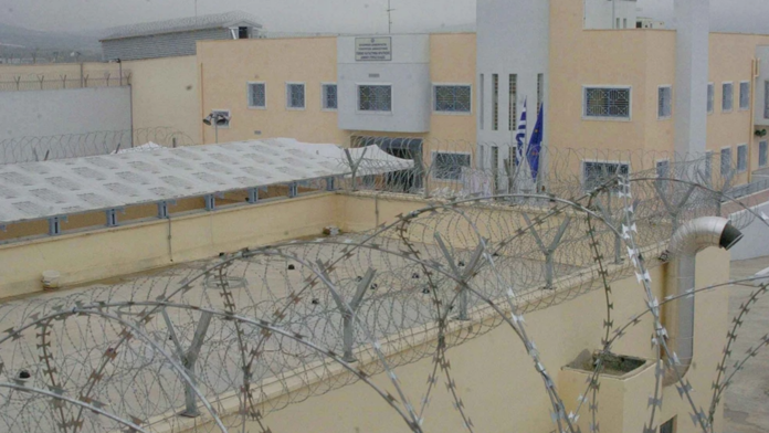 Δύο πυροβολισμοί στο κεφάλι δέχθηκε ο ισοβίτης στις φυλακές Δομοκού – Ποια μυστικά κρύβονται πίσω από το περιστατικό