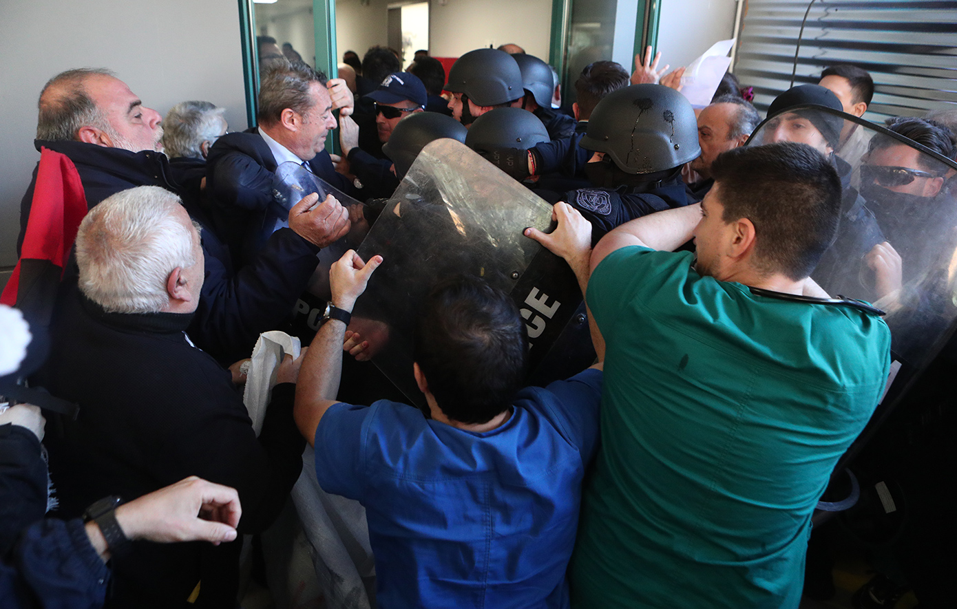 ΠΟΕΔΗΝ σχετικά με τα γεγονότα στο νοσοκομείο Νίκαιας: «Απορρίπτουμε τους προπηλακισμούς»