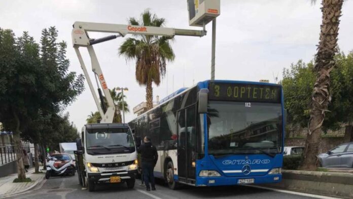 Δ. Ηρακλείου: Ολοκληρώθηκε η συντήρηση του οδοφωτισμού στη Λεωφόρο Κνωσού