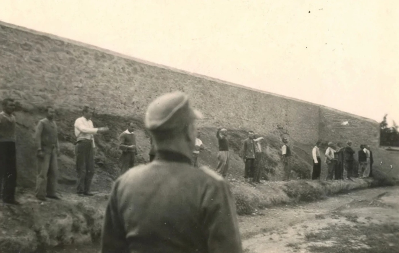 Guardian: Οι εικόνες που αποκαλύπτουν τη ναζιστική φρίκη – «Τα χρόνια κύλησαν, αλλά δεν λησμόνησα» – Η συγκλονιστική μαρτυρία