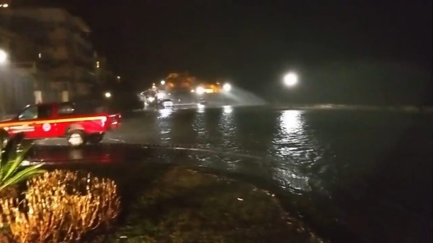 Κακοκαιρία πλήττει την Κέρκυρα – Ζημιές σε οικίες, διακοπές ρεύματος και πτώσεις δέντρων