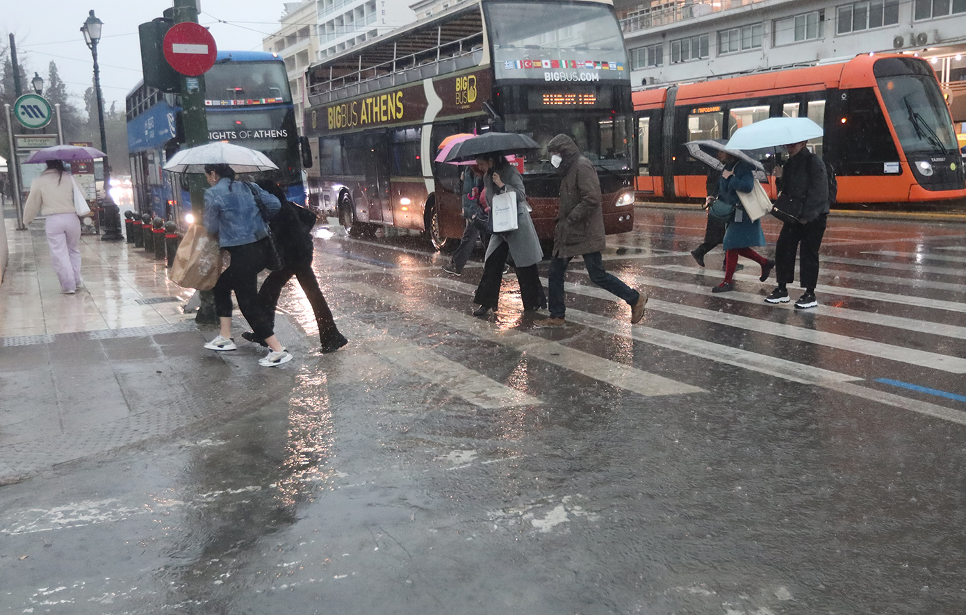 Καιρός: Έρχεται νέο κύμα κακοκαιρίας – Πού θα πλήξουν καταιγίδες – Πώς θα γιορτάσουμε την Τσικνοπέμπτη