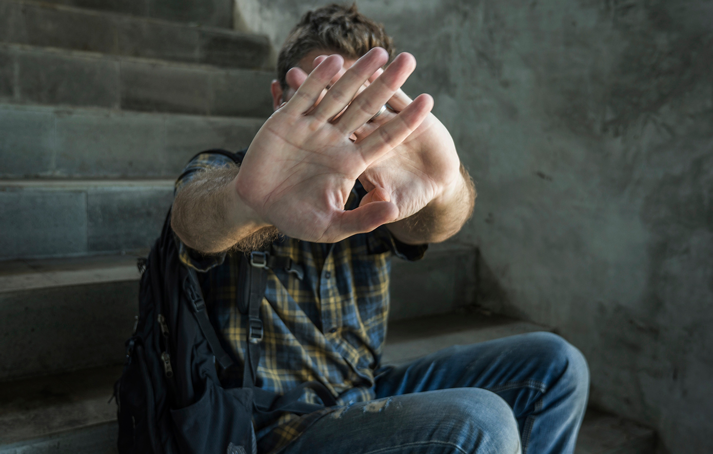 Δύο νέοι και μία 15χρονη κακοποίησαν έφηβο αγόρι στη Νίκαια – Το βασάνισαν και κατέγραψαν βίντεο