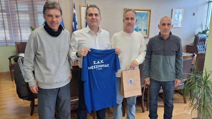 Ο Πρόεδρος του Συλλόγου Δρομέων Υγείας Μεσσηνίας επισκέπτεται το Δημαρχείο Καλαμάτας