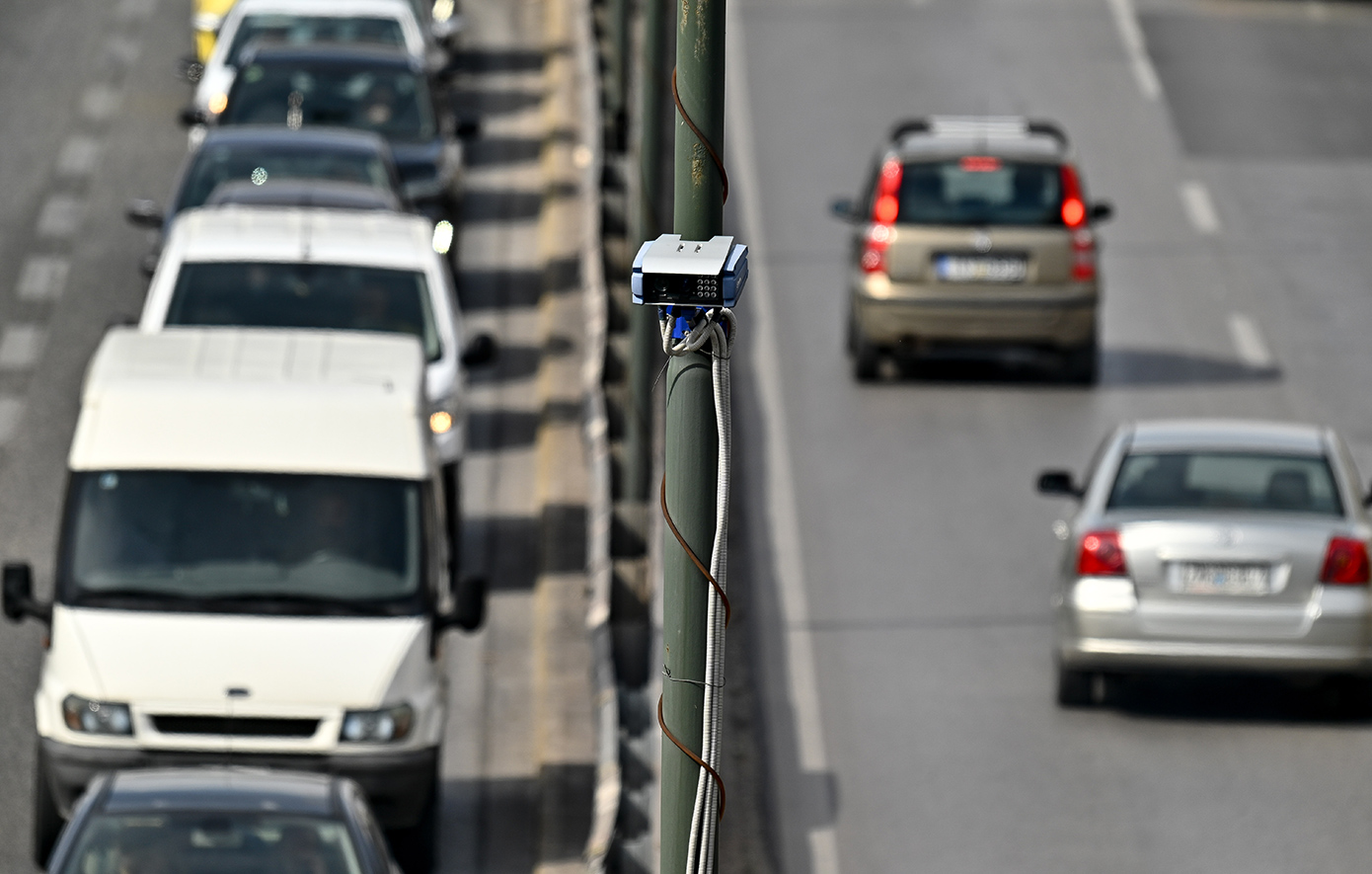 Έξι νεκροί και 480 τραυματίες από τροχαία τον Ιανουάριο στην Αττική – Μειώθηκαν κατά 25% τα θανατηφόρα ατυχήματα στην άσφαλτο, ανακοίνωσε η ΕΛ.ΑΣ.