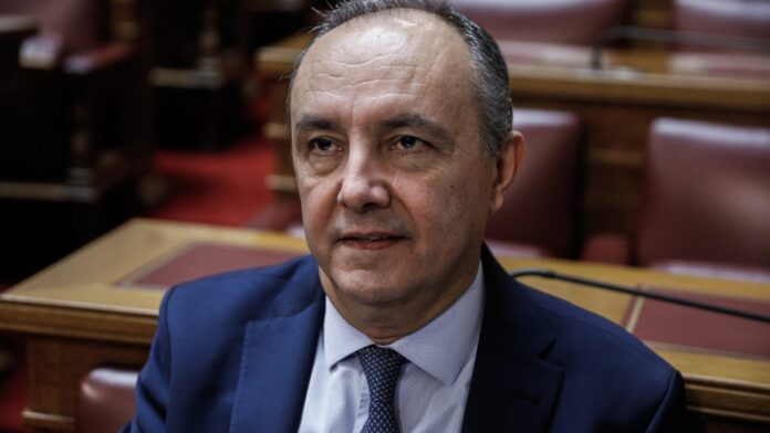 Ο Θ. Καράογλου, βουλευτής της Ν.Δ., διεκδικεί την περιφέρεια Κ. Μακεδονίας στις εκλογές του 2028
