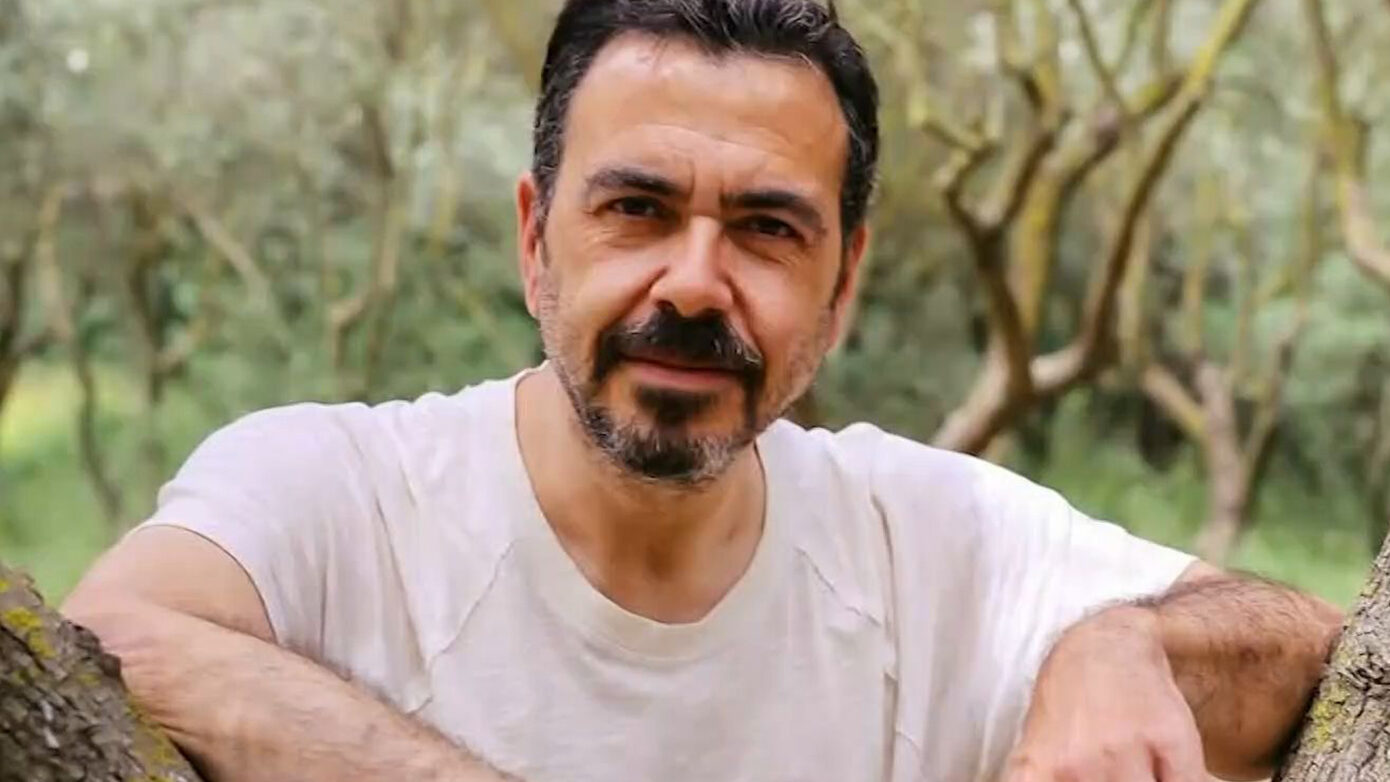 Σοκ για τον χαμό του 52χρονου μοντέρ του Mega: Υπέστη έμφραγμα και τον άφησαν αβοήθητο – «Το ΕΚΑΒ δεν ειδοποιήθηκε ποτέ»