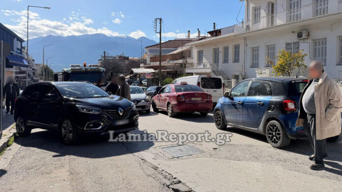 Λαμία: 86χρονος χτύπησε τέσσερα αυτοκίνητα προσπαθώντας προσπέραση