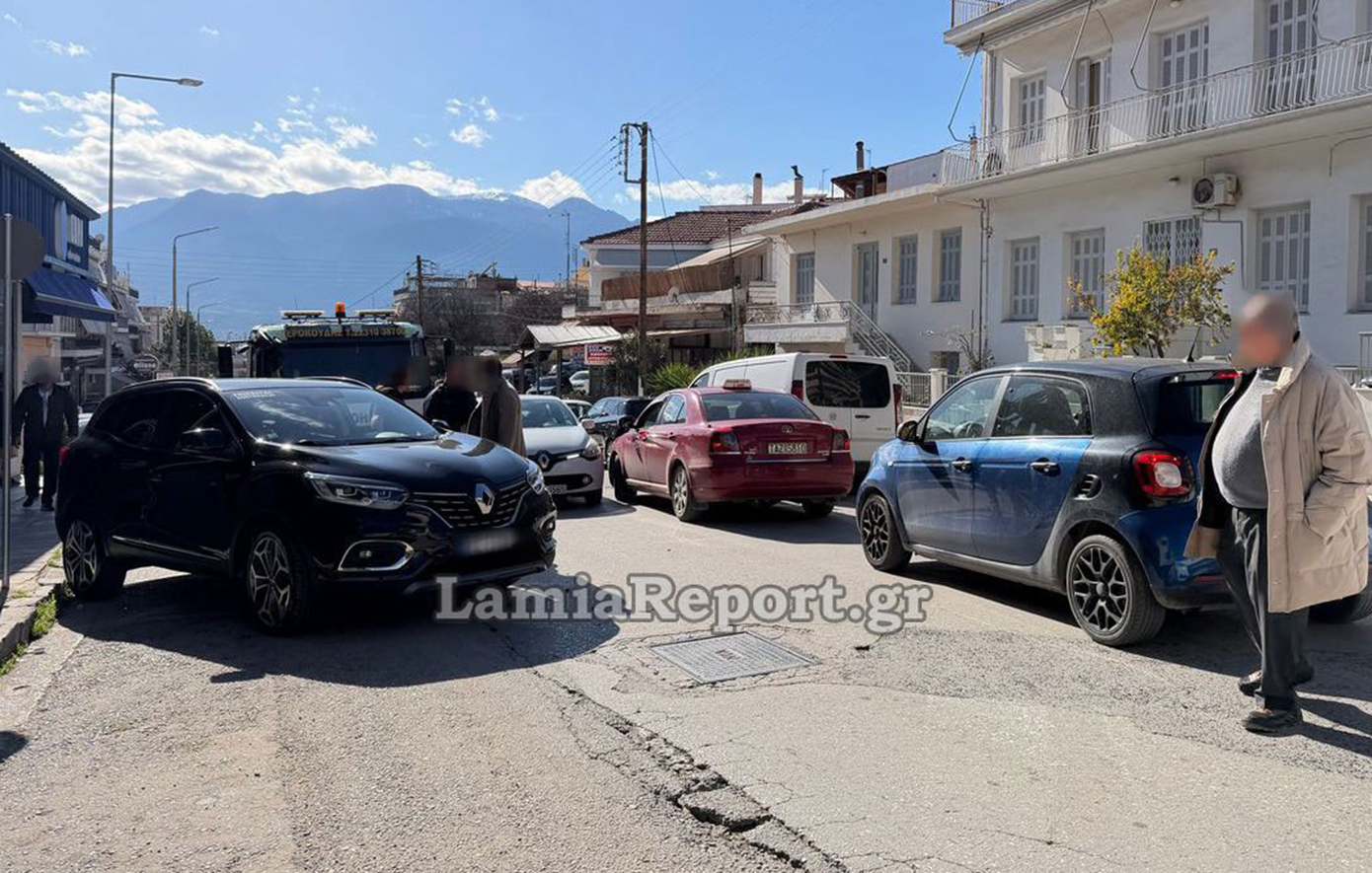 Λαμία: 86χρονος χτύπησε τέσσερα αυτοκίνητα προσπαθώντας προσπέραση