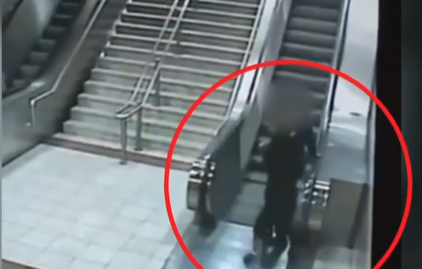 Αστυνομικοί υπό κάλυψη στο μετρό για να εντοπίσουν πορτοφολάδες