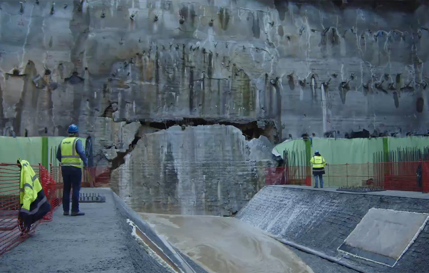 Ζωντανά η υποδοχή του μετροπόντικα «Αθηνά» στον Ευαγγελισμό