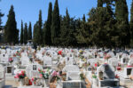 Εκταφή 150 σορών καθώς η αποσύνθεση δεν ολοκληρώθηκε εξαιτίας του κορονοϊού
