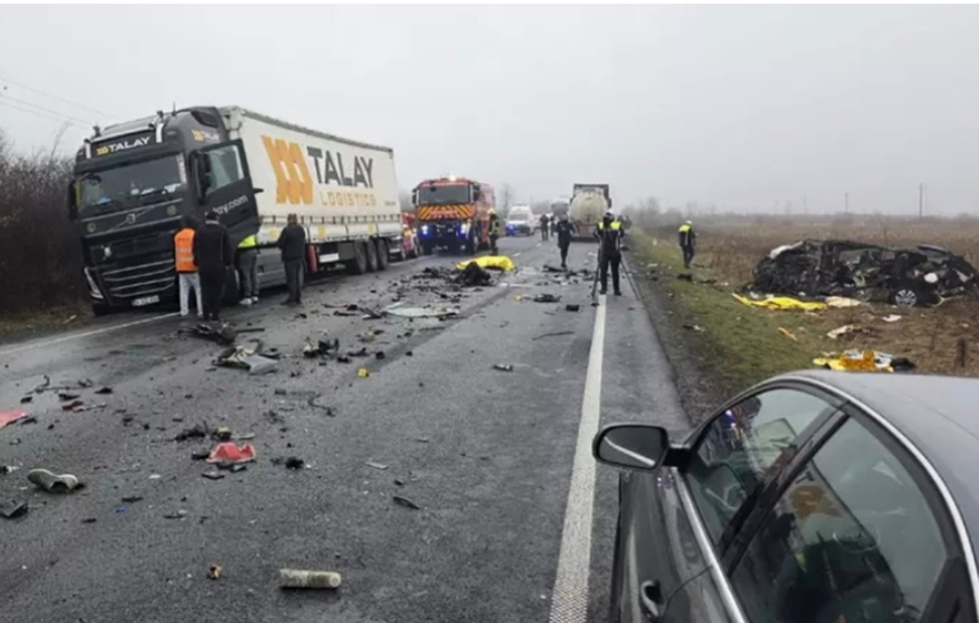 Έφτασε το αεροσκάφος του ΕΚΑΒ στην Τιμισοάρα για να παραλάβει τον τρίτο τραυματία του φονικού τροχαίου με τους οπαδούς του ΠΑΟΚ