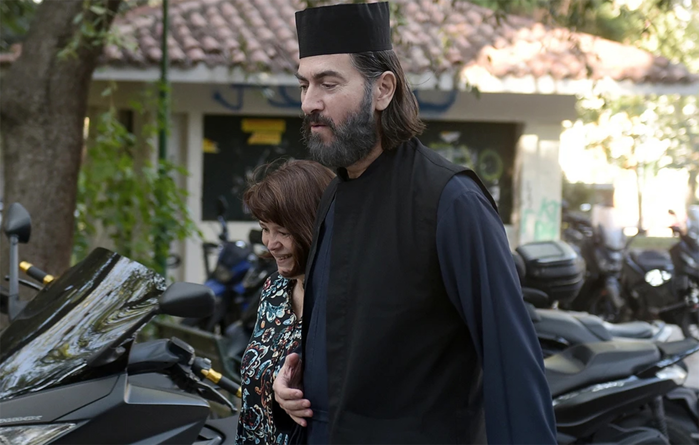 «Δεν μπορώ να πληρώσω την ελάχιστη δόση», δηλώνει ο πατήρ Αντώνιος για τις 60.000 ευρώ που οφείλει