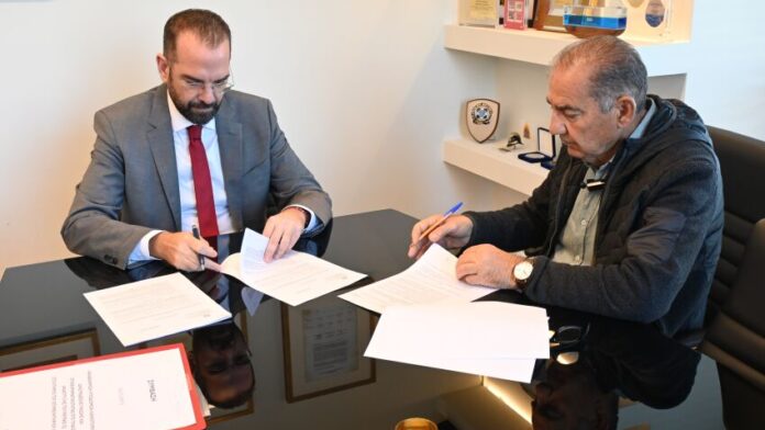 Περιφέρεια Δυτικής Ελλάδας Συμφωνία για την ανανέωση των εσωτερικών χώρων του Επιμελητηρίου Αχαΐας