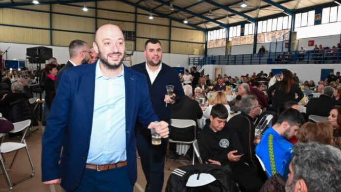 Μεγάλη προσέλευση κόσμου στα Κούλουμα στο Κλειστό Γήπεδο Μπάσκετ Πεύκης