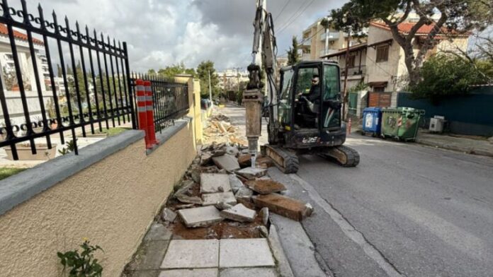 Άρχισε η αναμόρφωση της οδού Βρυούλων στην Άνω Πεύκη
