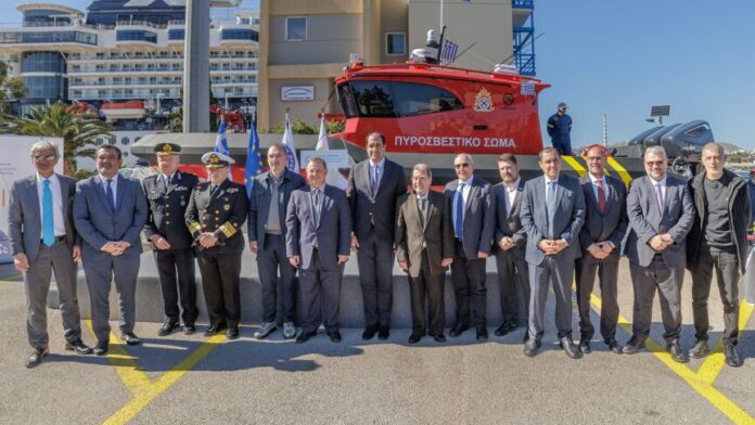 Ο Δήμαρχος Πειραιά στην υποδοχή 5 καινούριων πυροσβεστικών σκαφών
