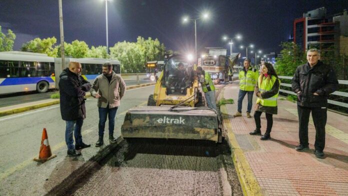 Εκτεταμένες εργασίες ασφαλτόστρωσης στην Ακτή Μιαούλη από τον Δήμο Πειραιά