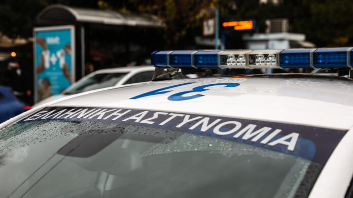Κέντρο πλαστών εγγράφων στην καρδιά της Αθήνας – 900 κλεμμένα διαβατήρια στα χέρια των αρχών