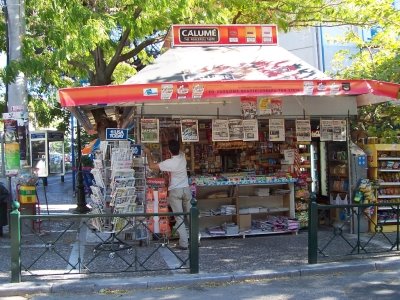 Συνελήφθησαν 3 ιδιοκτήτες περιπτέρων στα Τρίκαλα – Πώληση τσιγάρων σε ανήλικους