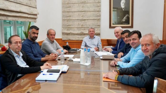 Συνάντηση στην Π. Κρήτης για το οδικό άξονα Τέρτσα-Μύρτος