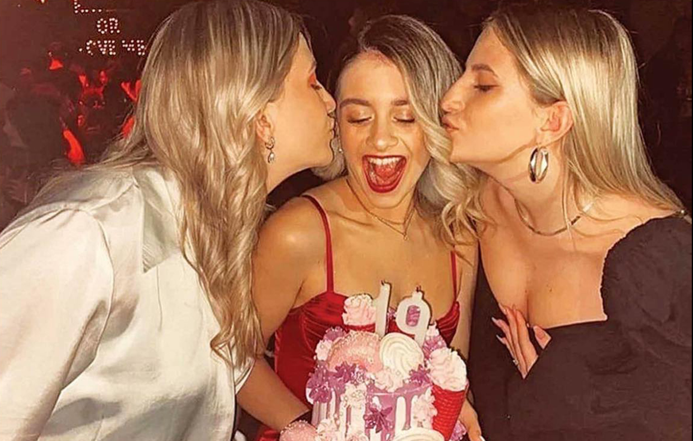 Ανοιχτό μνημόσυνο για τα τρία κορίτσια της οικογένειας Πλακιά στην Καλαμπάκα – «Το οφείλουμε σε όλους εσάς»