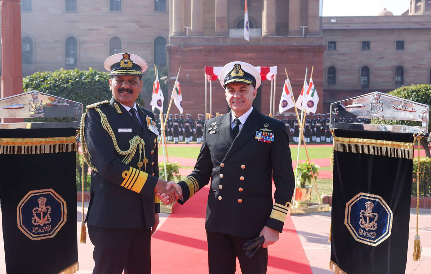 Ελλάδα και Ινδία ενισχύουν τους ναυτικούς δεσμούς: Στρατηγική επίσκεψη του Αρχηγού ΓΕΝ στο Νέο Δελχί