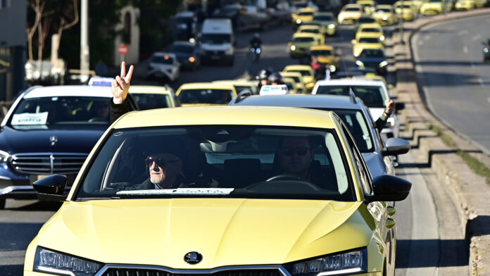 Αλλαγές κυκλοφορίας σε Κηφισό, Λεωφόρο Αθηνών και Αττική Οδό εξαιτίας πορείας ταξί