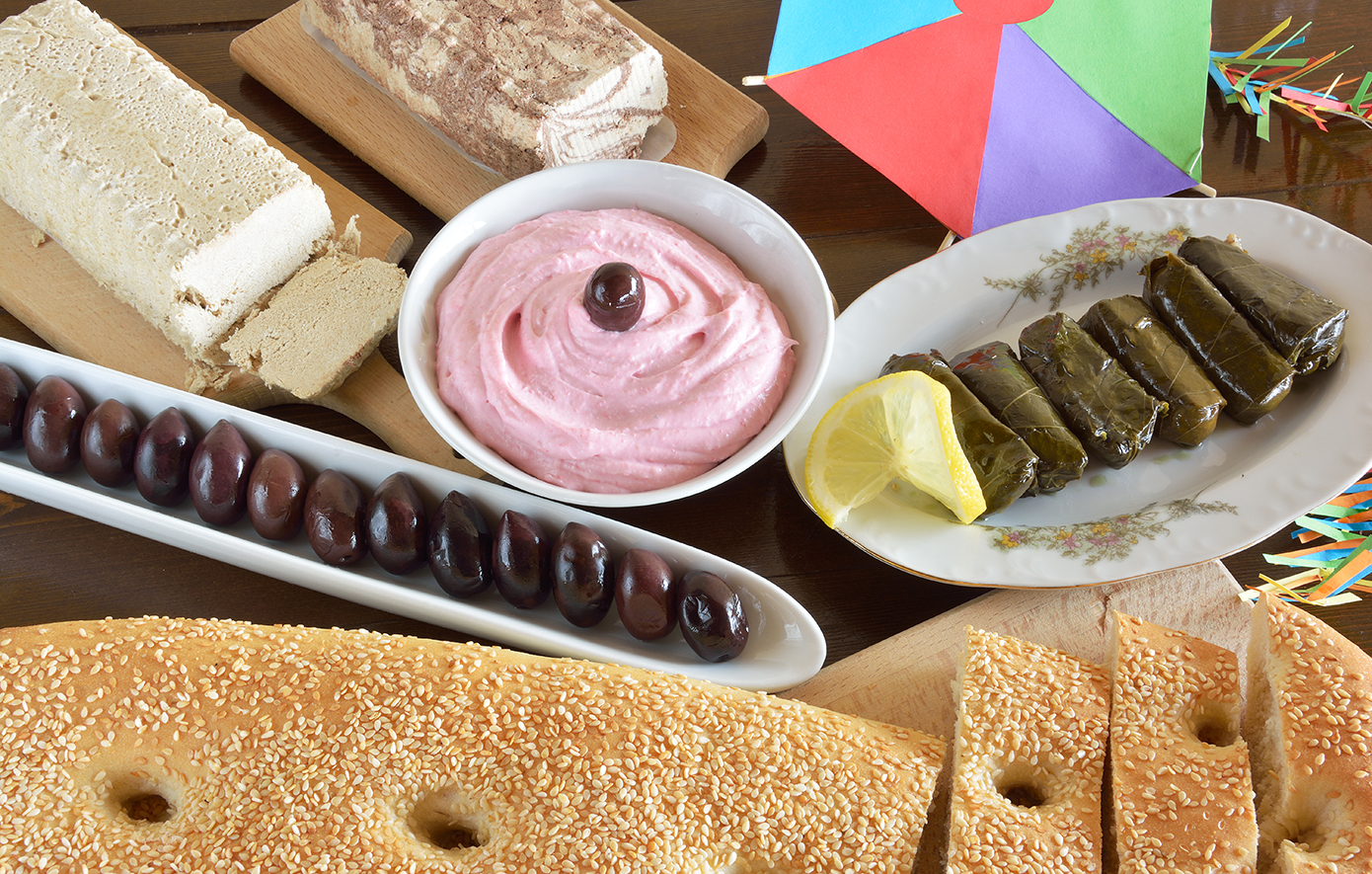 “Πόσο θα κοστίσει το γεύμα της Καθαράς Δευτέρας – Πόσο ανέβηκαν οι τιμές στα σαρακοστιανά”