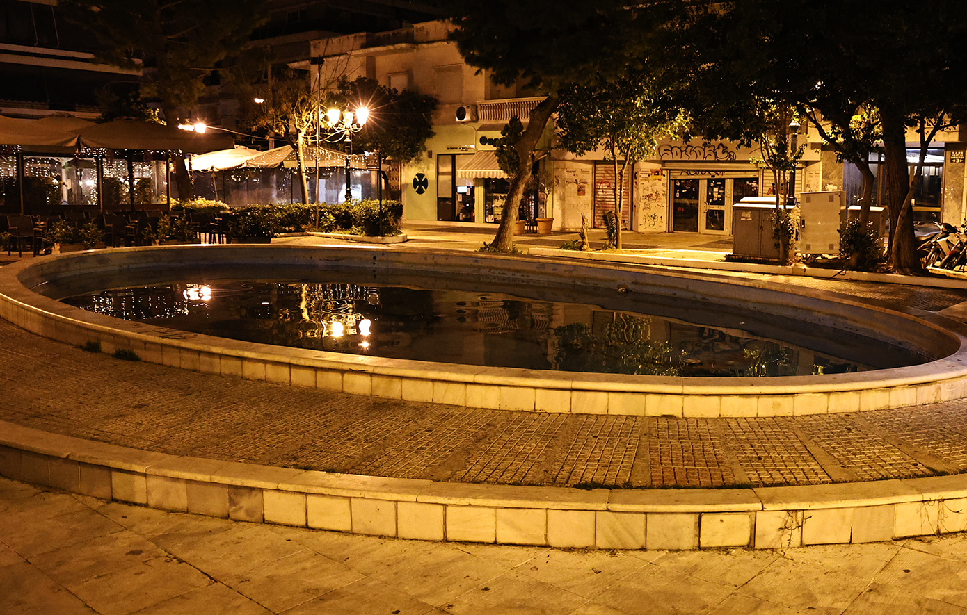 Αγώνας για επιβίωση του κοριτσιού που έπεσε σε σιντριβάνι στην Καλλιθέα – Σε κρίσιμη κατάσταση στη ΜΕΘ