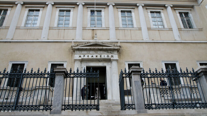 ΣτΕ: Αντισυνταγματικές οι μειώσεις των αποδοχών των μονίμων υπαλλήλων του υπουργείου Εξωτερικών