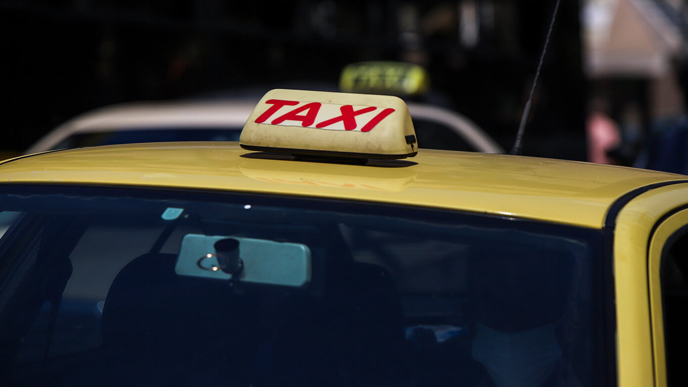 Οδηγός ταξί απενεργοποίησε το ταξίμετρο και χρησιμοποιούσε εφαρμογή για να καθορίζει την αμοιβή από τους πελάτες