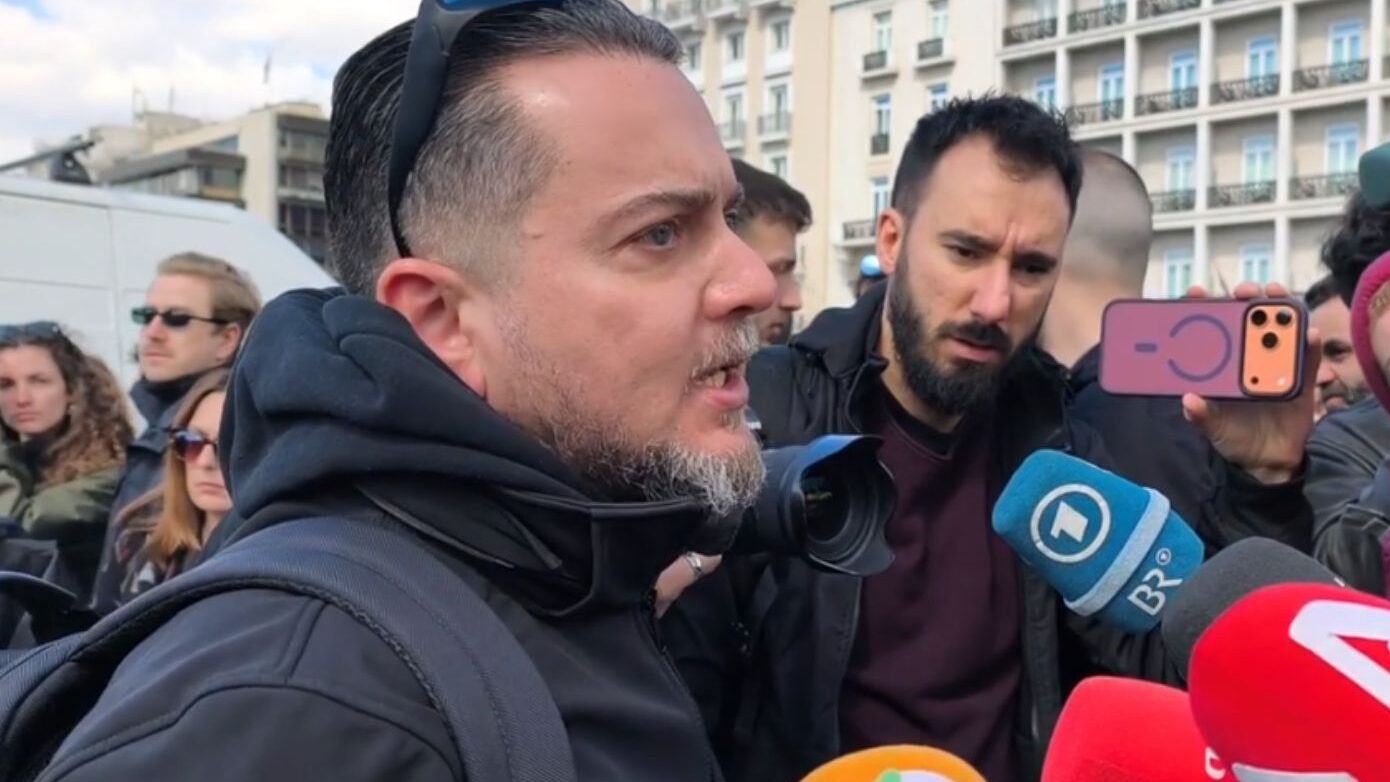 Θοδωρής Ελευθεριάδης: Αστυνομικοί με απείλησαν με σύλληψη αν και γνωρίζουν ποιος είμαι – Επέμειναν στον έλεγχο