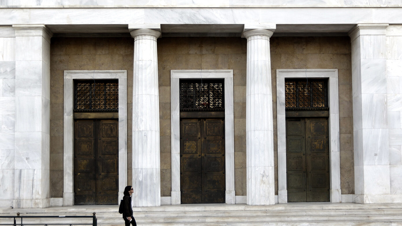 «Λαμπρή» χρονιά για τον τουρισμό: Στα 23,6 δισ. ευρώ τα έσοδα το 2025