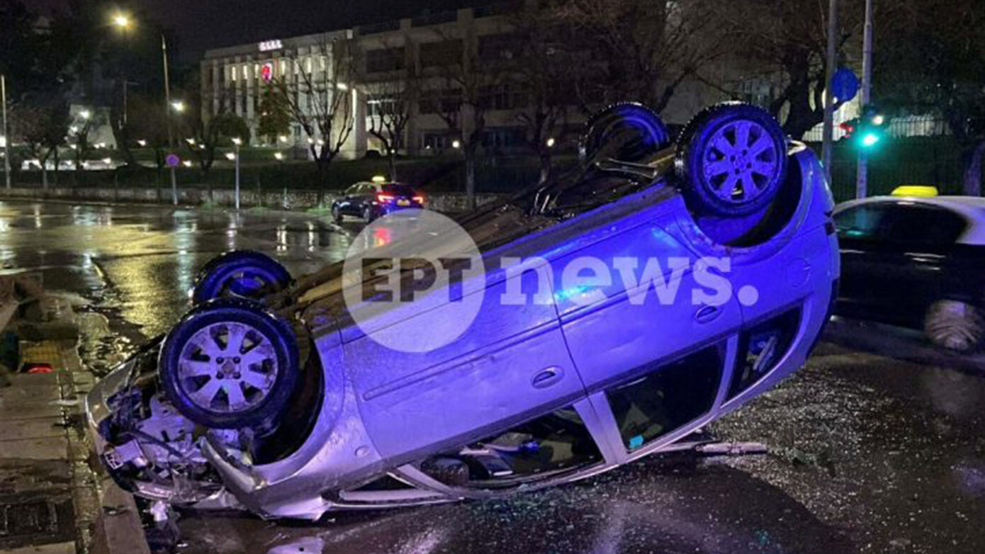 Όχημα ανατράπηκε στο κέντρο της Θεσσαλονίκης – Ένας τραυματίας