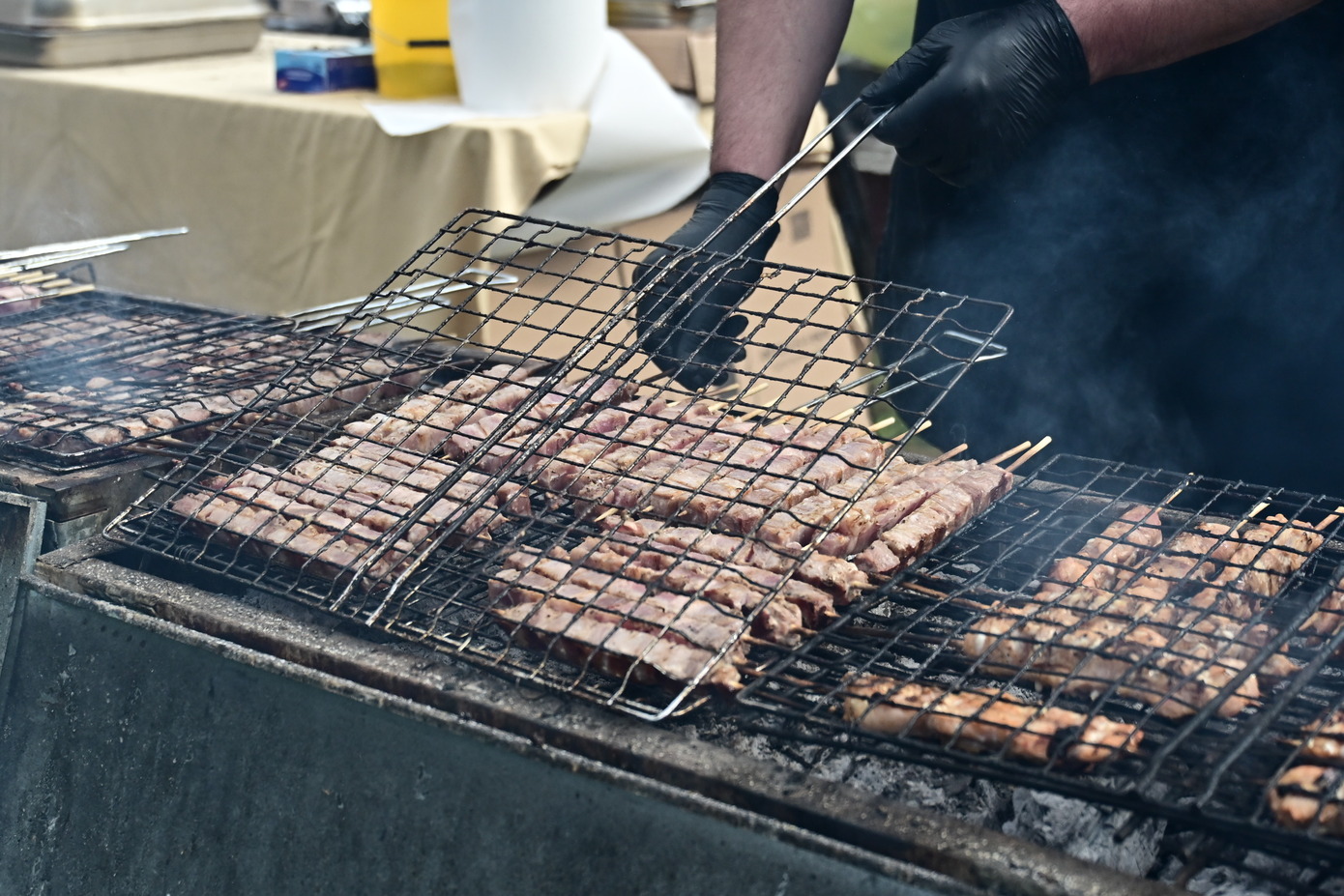 Τσικνοπέμπτη με καταιγίδες και βροχοπτώσεις – Ποιες περιοχές θα επηρεαστούν και πόσους βαθμούς Κελσίου θα δείξουν τα θερμόμετρα