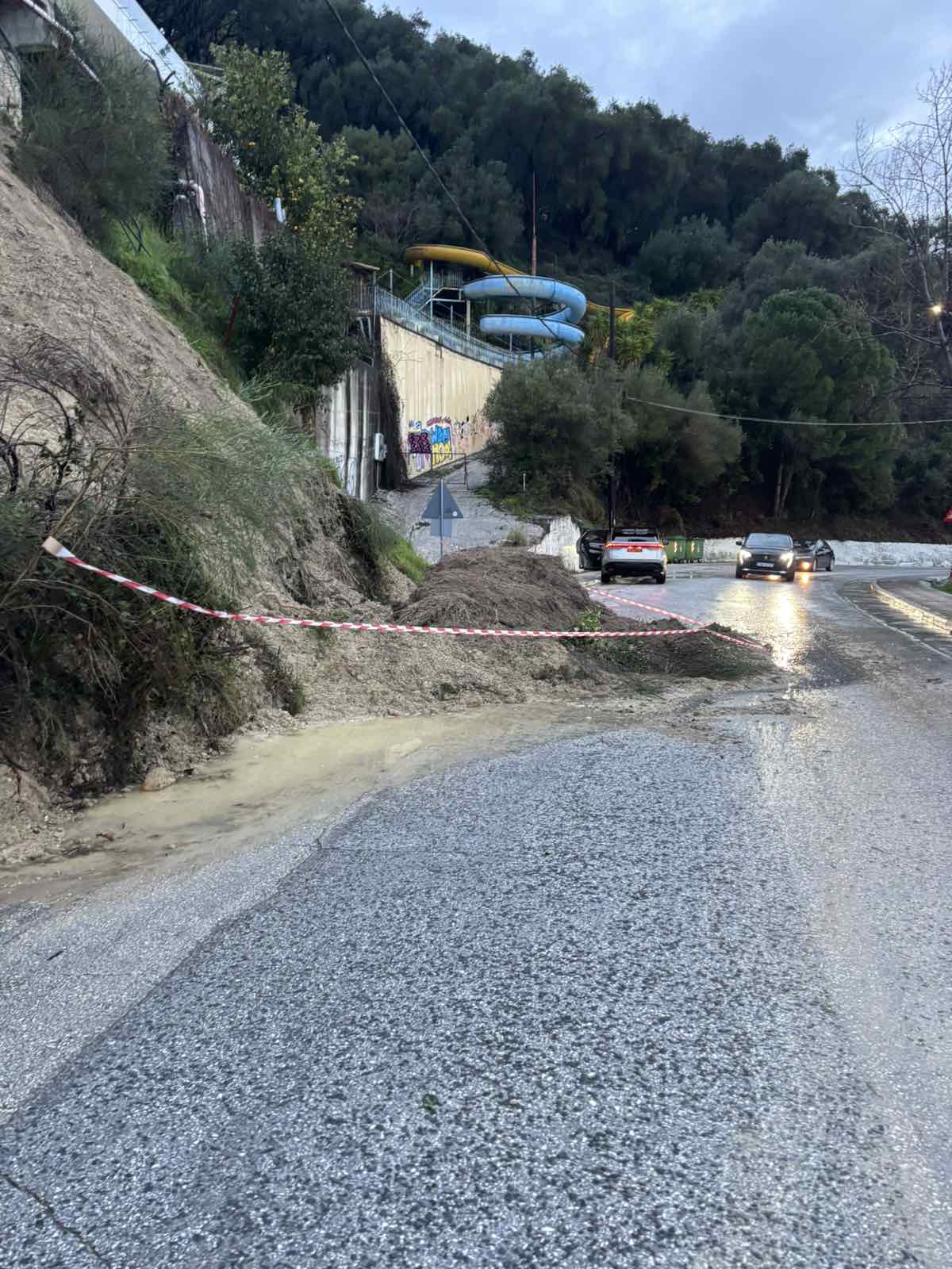 Στο έλεος της κακοκαιρίας η Ήπειρος με κλειστούς δρόμους και νέες κατολισθήσεις