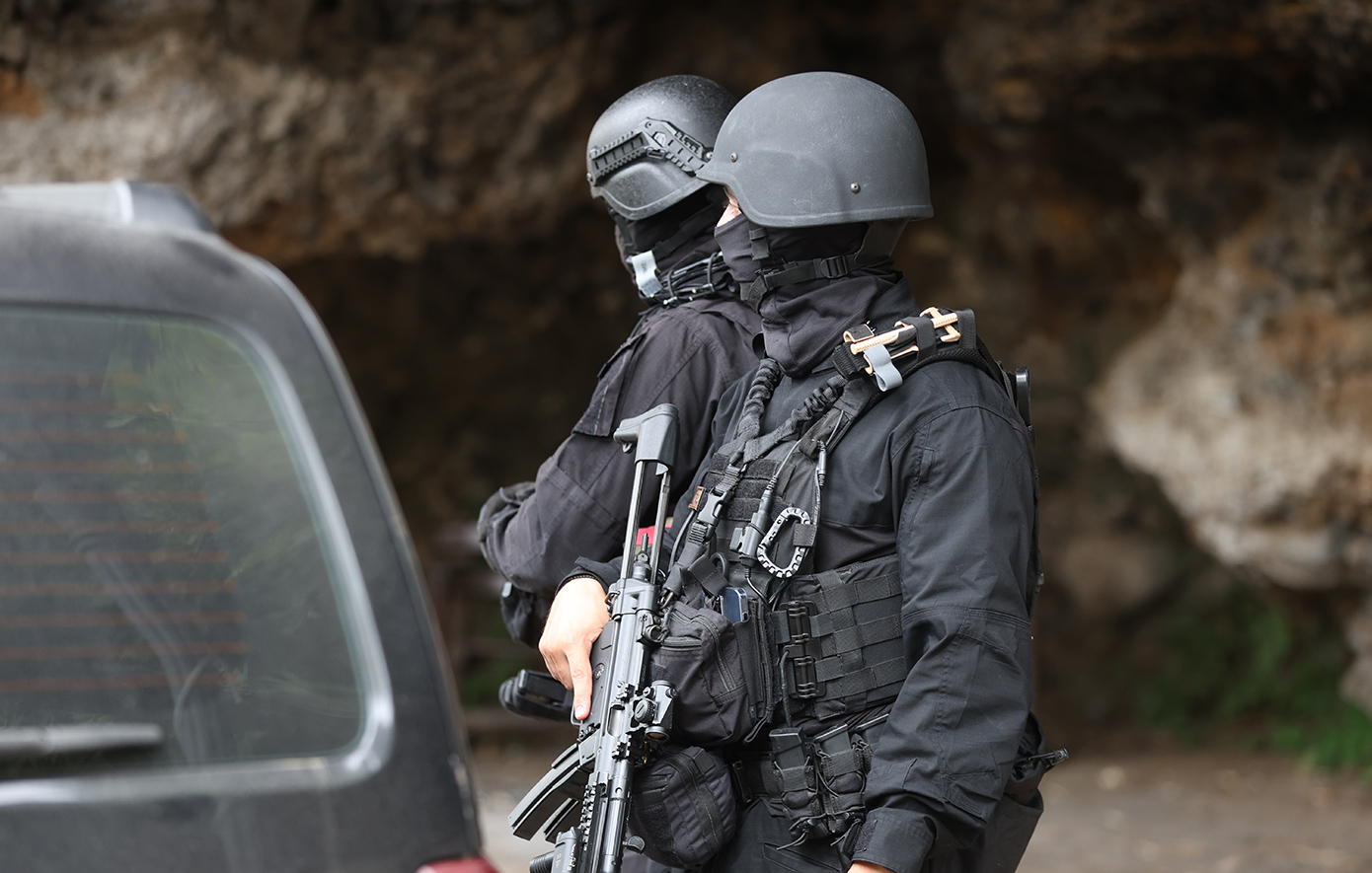 Όπλα ανακαλύφθηκαν σε μυστηριώδη στάνη-«φάντασμα» στα Βορίζια