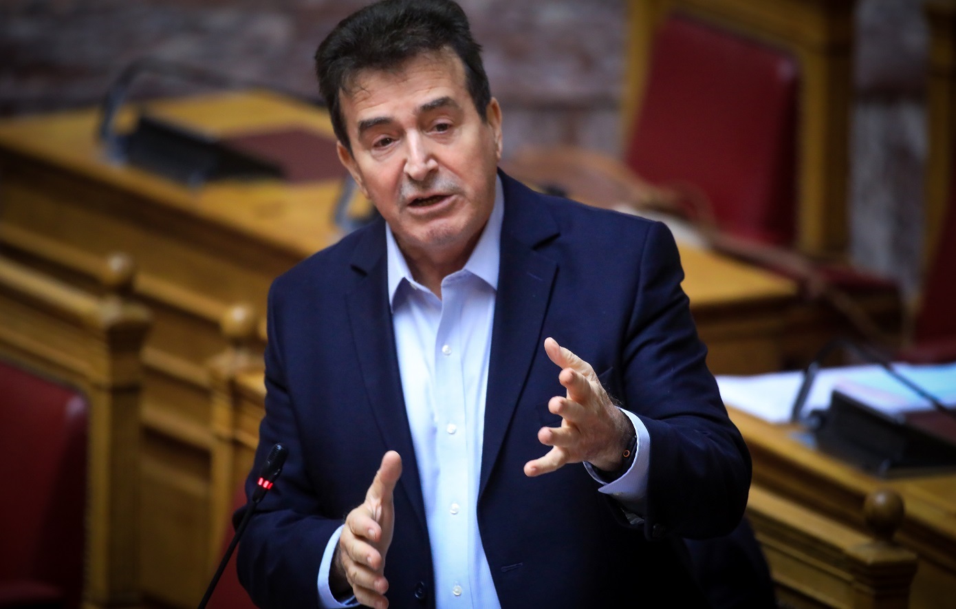 Χρυσοχοΐδης: Η οδική ασφάλεια αφορά όλους – Συνεχίζεται η καμπάνια για το κράνος – «Δεν είναι μόνο αξεσουάρ, προστατεύει ζωές»