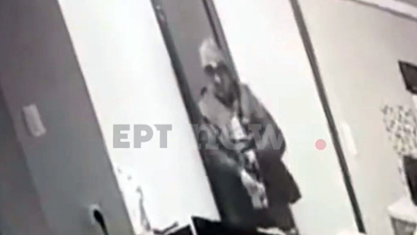 «Προσπαθούσα να υπερασπιστώ τα παιδιά μου» – Τι αναφέρει η μητέρα των 25χρονων ΑμεΑ που υπέστησαν σεξουαλική επίθεση στην Κυψέλη